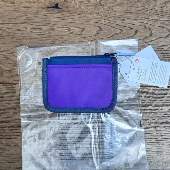 Lululemon True Identity Card Case, Pitch Blue/Blue Linen/Atomic Purple NWT - Picture 5 of 7